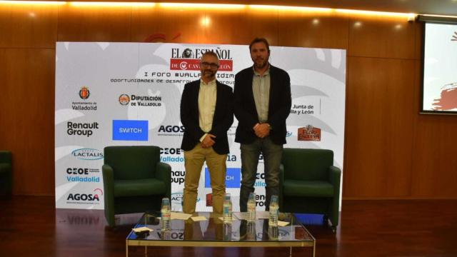 El periodista Jesús Ignacio Fernández y Óscar Puente en el I Foro Valladolid Impulsa.