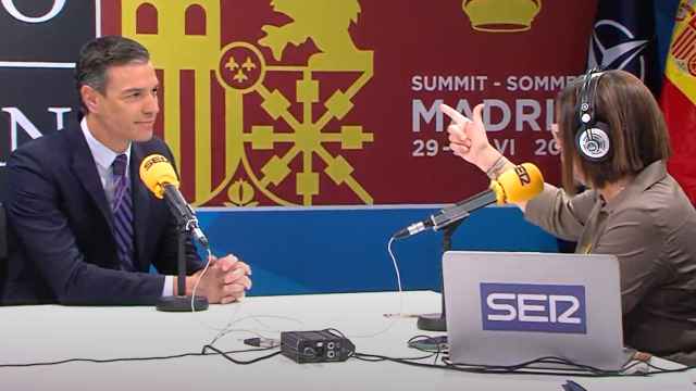 El presidente del Gobierno, Pedro Sánchez, entrevistado por Àngels Barceló en la Cadena SER.