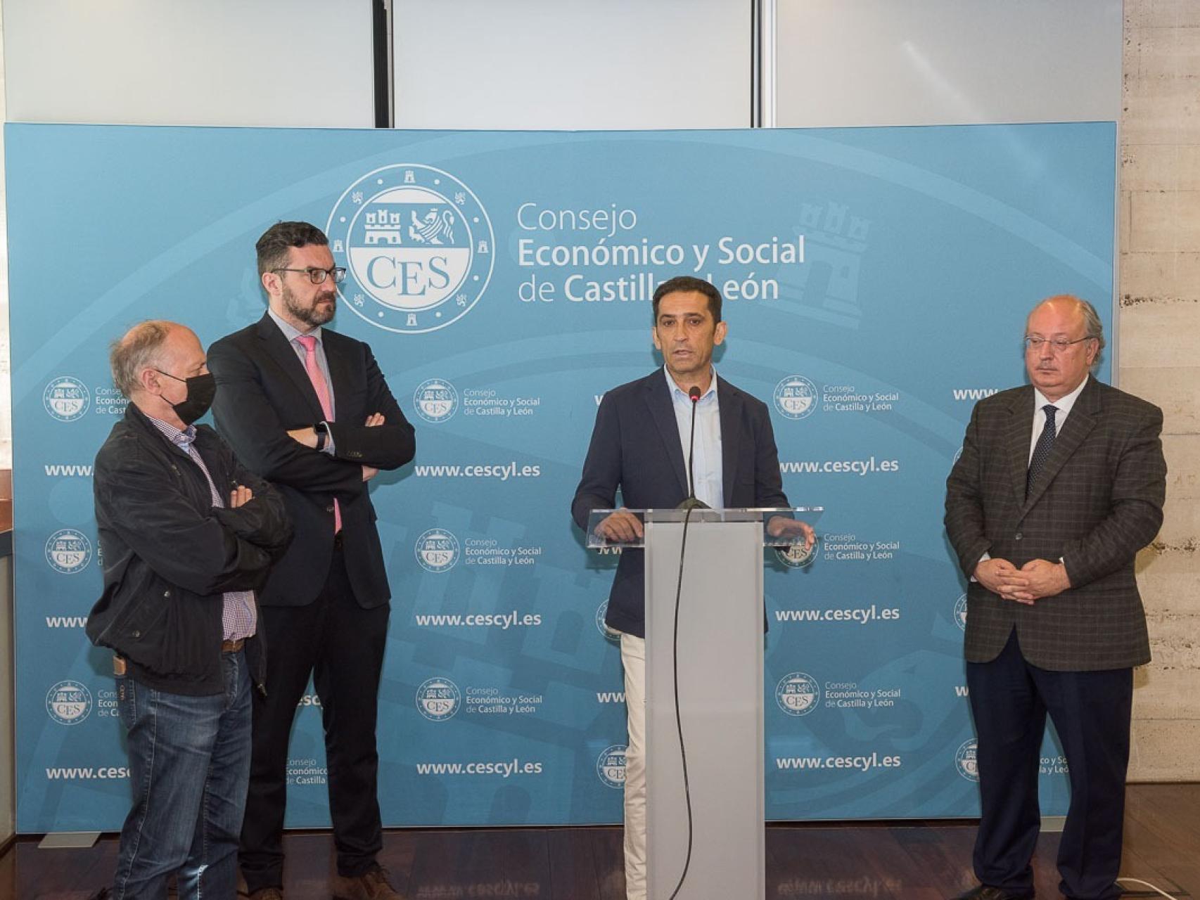 El secretario general de CCOO CyL, Vicente Andrés, durante su intervención en la presentación del Informe Anual del CES de 2021, este jueves.