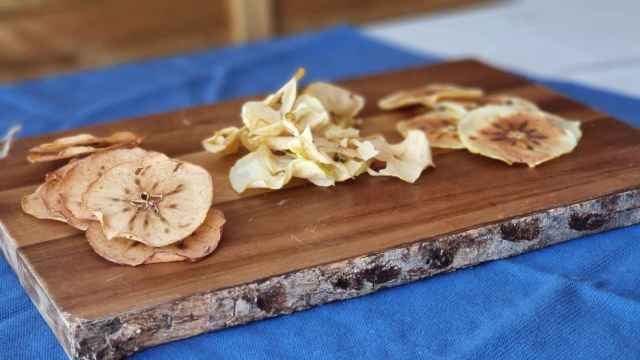 Tres formas fáciles de hacer chips de manzana, el snack saludable para cualquier momento