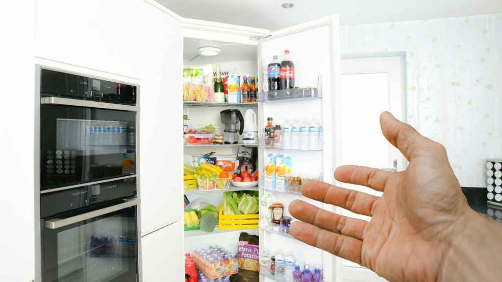 ¿Qué pasa si me voy de vacaciones y dejo el frigorífico encendido?