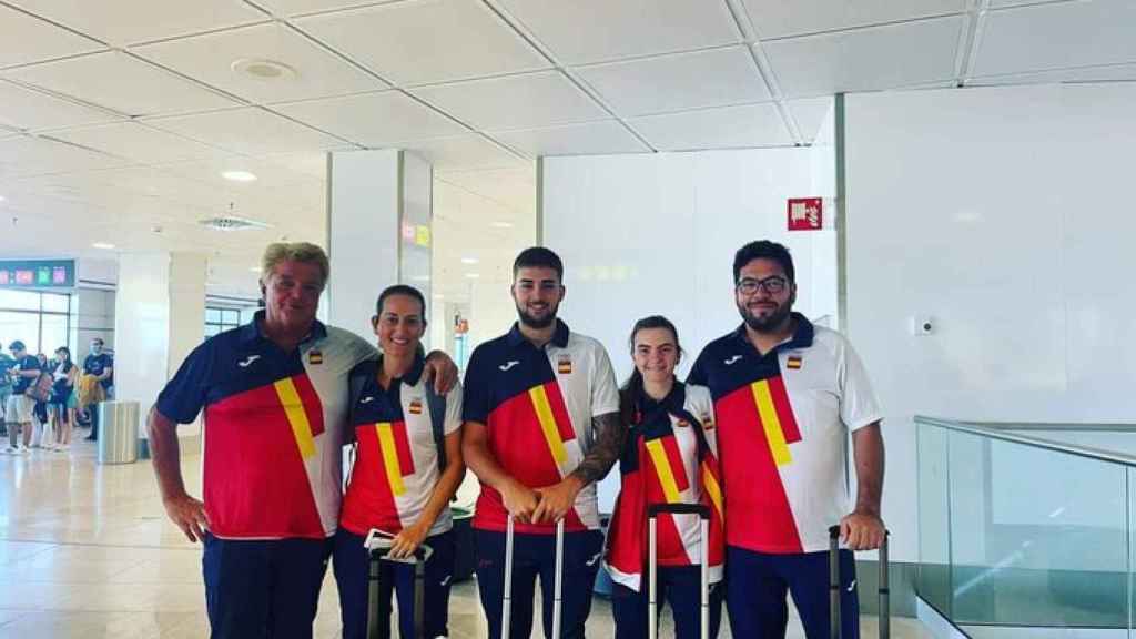 La delegación española de tiro olímpico antes de viajar a los Juegos del Mediterráneo 2022