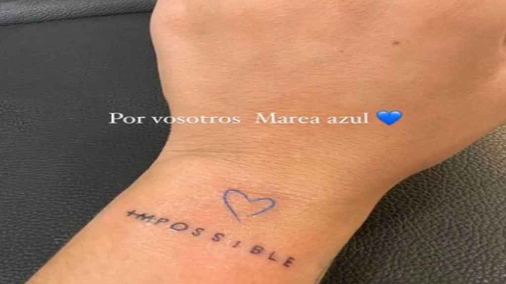 Rocío Flores ‘provoca’ a su madre Rocío Carrasco y se tatúa a sus seguidores de la ‘marea azul’