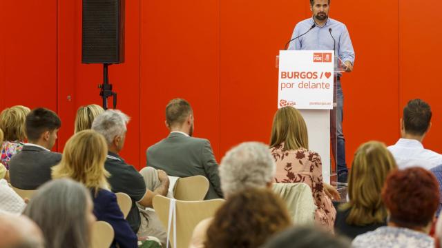 Luis Tudanca en la Fiesta de la Rosa de la agrupación del PSOE de Burgos