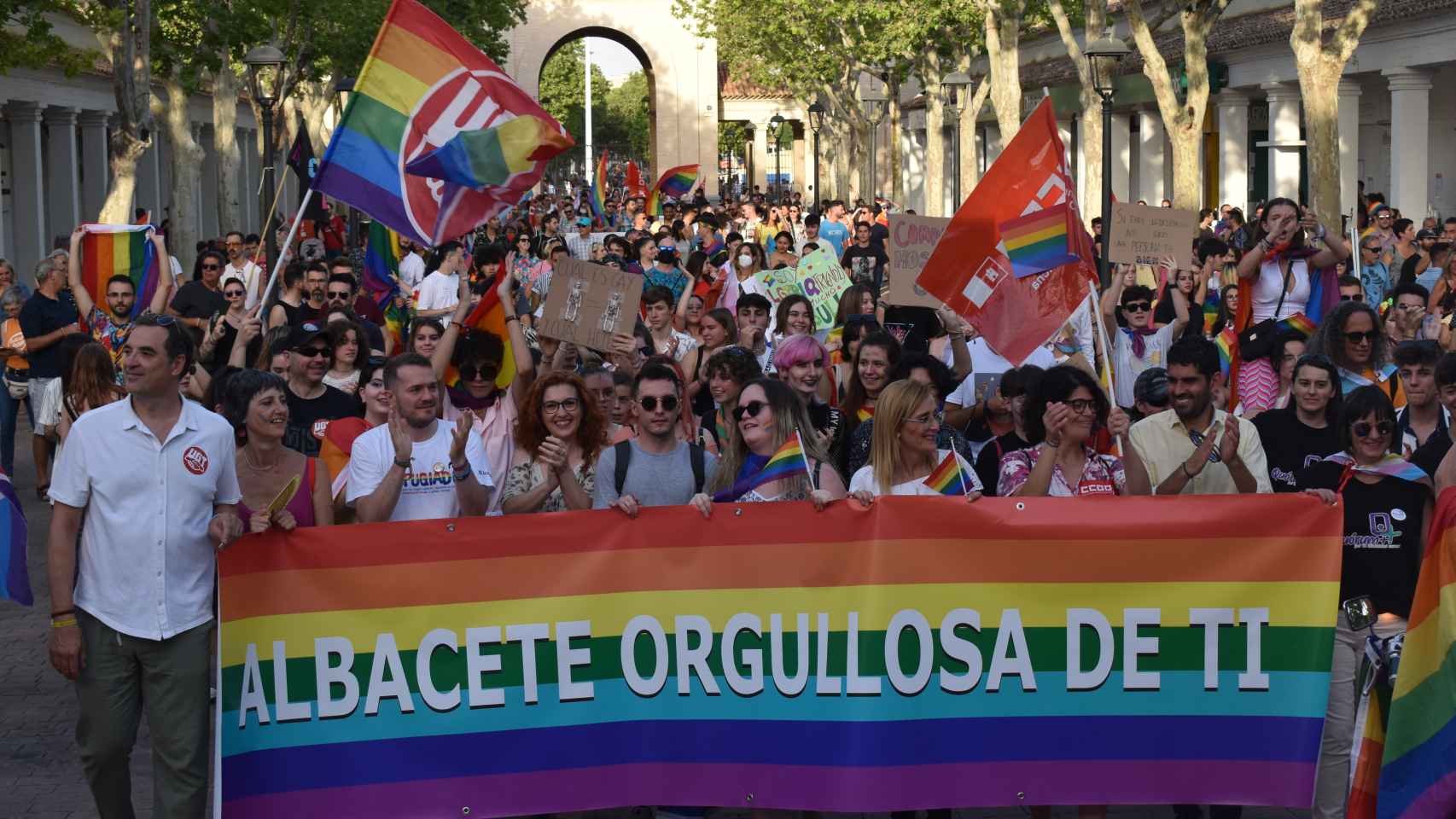 Orgullo LGTBI en Albacete, espectáculo de drones en Talavera de la Reina, Festival de Almagro...