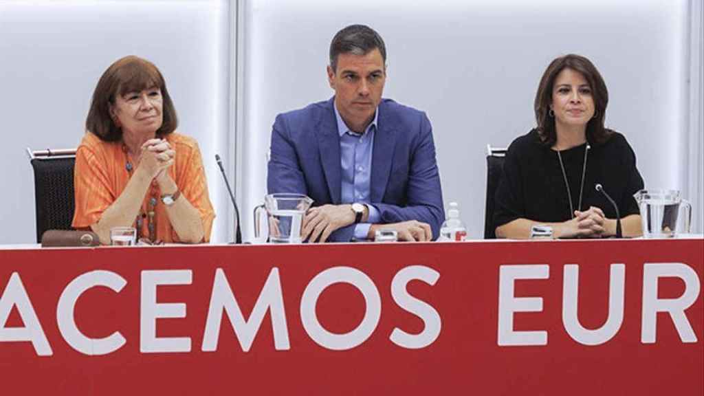 Pedro Sánchez y Adriana Lastra, en una de las últimas Ejecutivas del PSOE antes de la dimisión.