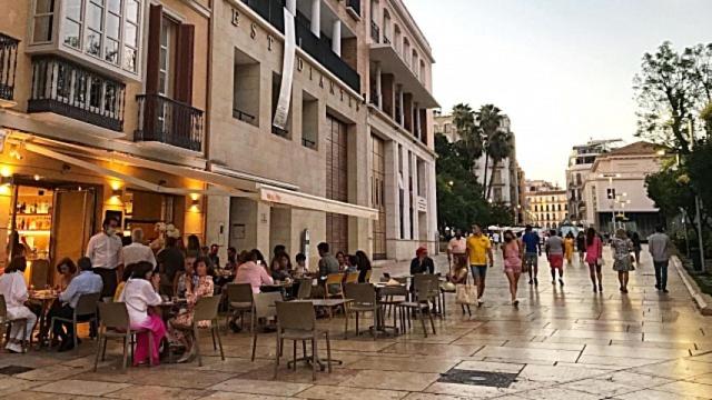 Terraza de la taberna Uvedoble.