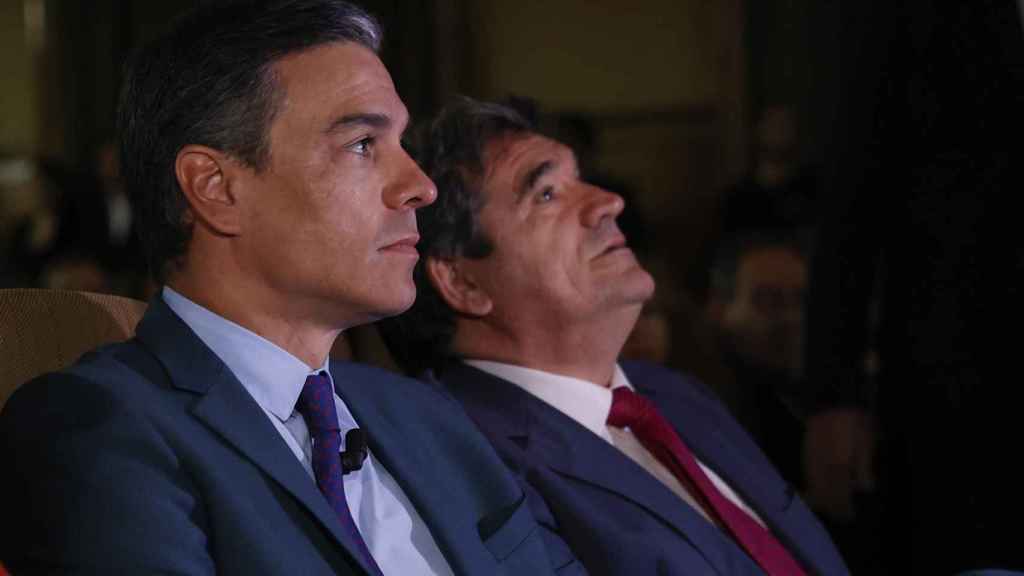 Pedro Sánchez y José Luis Escrivá, este lunes en Madrid.
