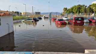 Una rotura de tubería provoca una inundación de aguas fecales en Sacaba (Málaga)