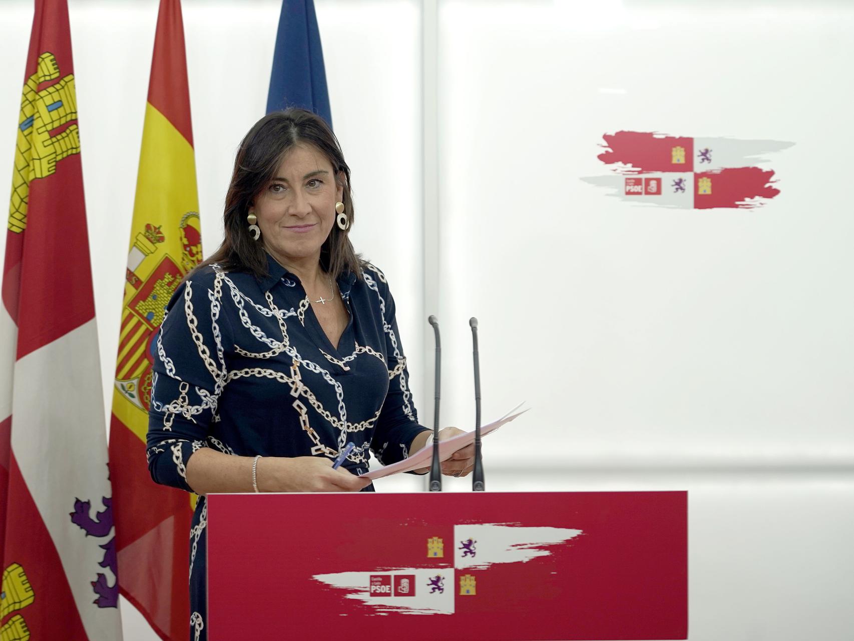 La secretaria de organización del PSCyL, Ana Sánchez, durante la rueda de prensa de este lunes.