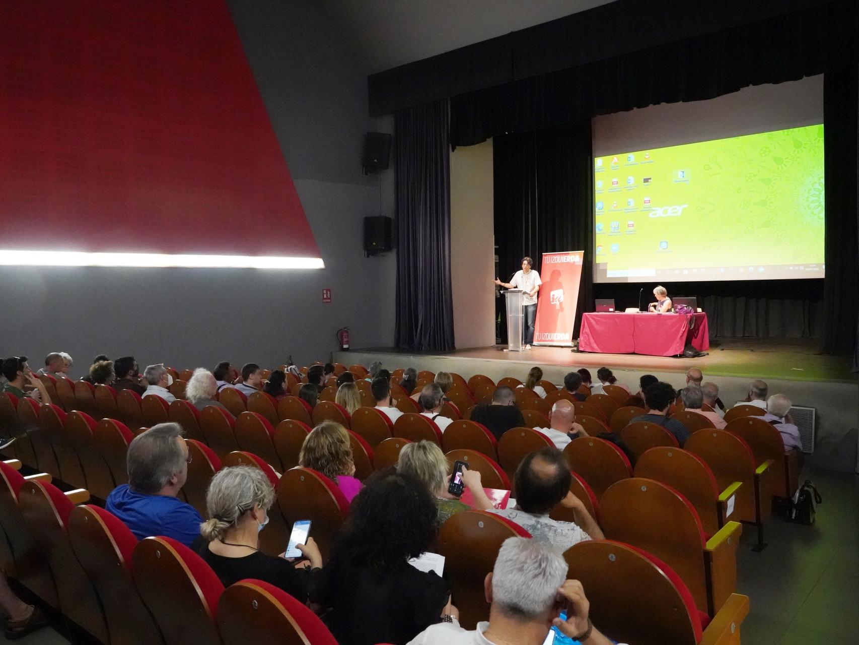 El coordinador de IUCyL, Juan Gascón, durante la conferencia Política Municipal de IUCyL.