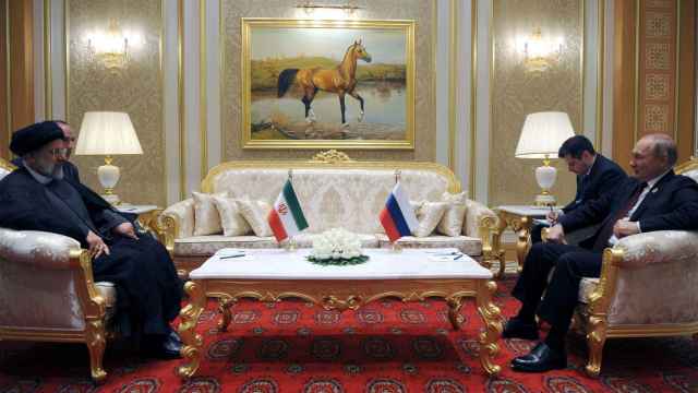 Vladímir Putin, reunido con el presidente iraní Ebrahim Raisi.