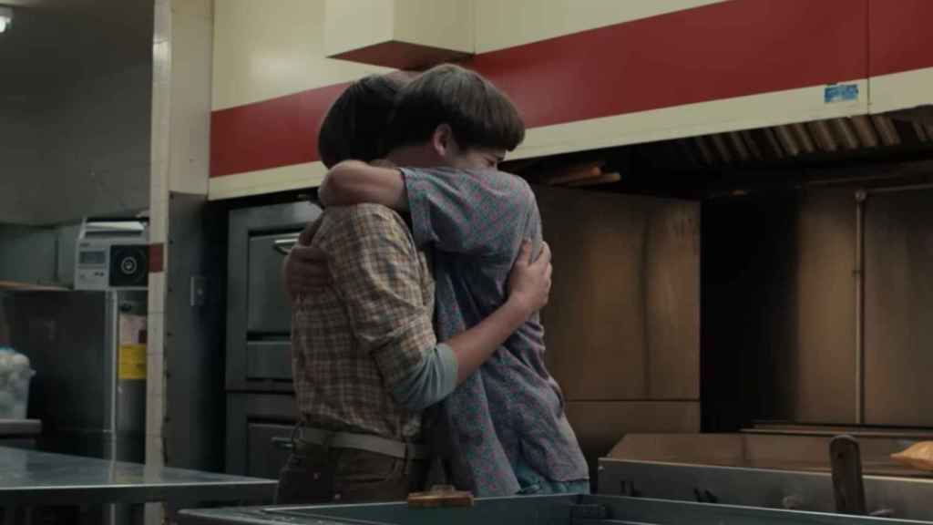 El abrazo de los hermanos Byers fue uno de los momentos más emotivos del final de 'Stranger Things 4'.