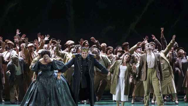 Un ensayo de la ópera Nabucco, estrenada el martes en el Teatro Real de Madrid.