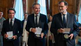 Los expresidentes Aznar, Zapatero y Rajoy, juntos en el acto celebrado en Santander.