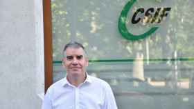 Benjamín Castro a las puertas de la sede autonómica de CSIF ubicada en Valladolid