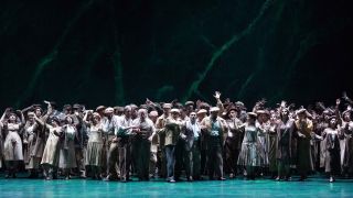 El Coro del Teatro Real interpretando el ‘Va pensiero’. Foto: Javier del Real