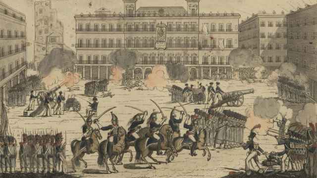 Grabado sobre los combates en la Plaza Mayor de Madrid durante el 7 de julio de 1822.