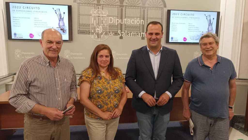 El diputado de Cultura, David Mingo, junto a alcaldes de La Fuente de San Esteban, Pelabravo y Macotera