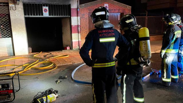 Imagen del incendio en el garaje de León.