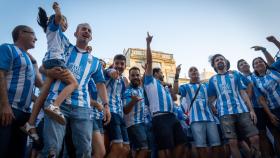 Así fue la presentación de las nuevas equipaciones blanquiazules del Málaga CF