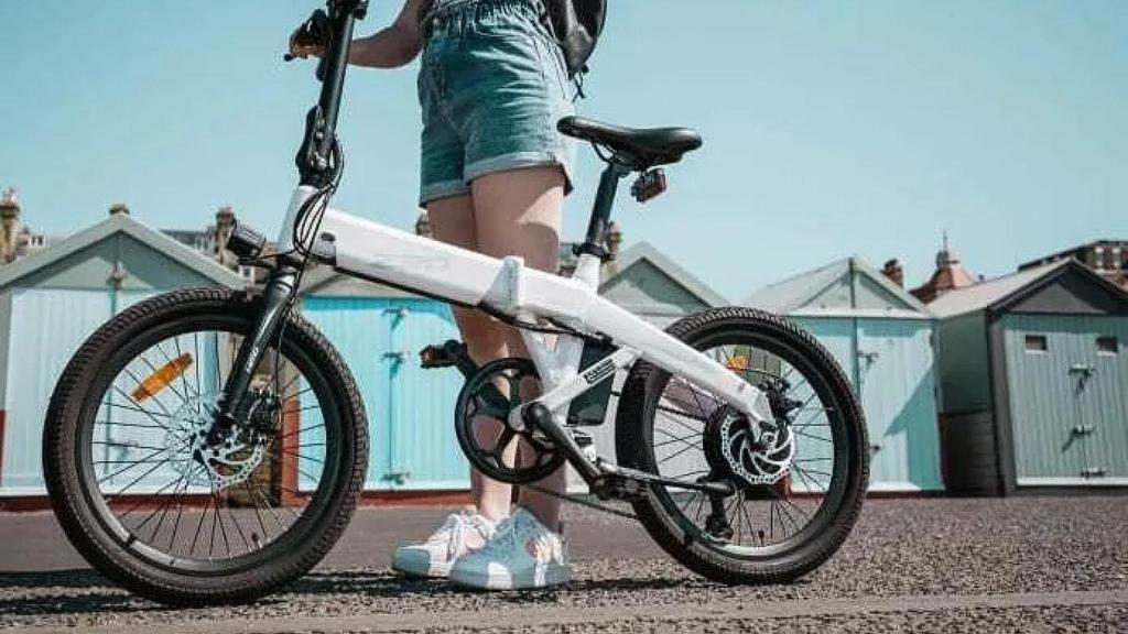 humedad Comida sana Cercanamente La bici eléctrica plegable de Xiaomi que arrasa en Decathlon ofrece 80  kilómetros de autonomía