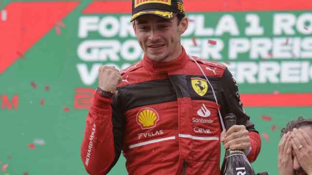 Charles Leclerc, celebrando su victoria en el Gran Premio de Austria de la F1 2022