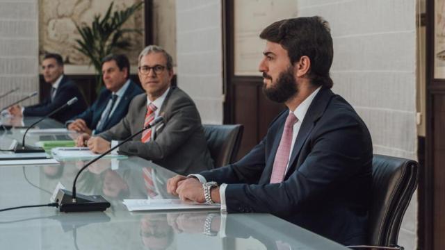 El vicepresidente de la Junta, Juan García-Gallardo, esta mañana en la Mesa del Diálogo Social