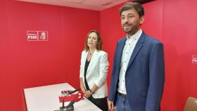 La procuradora Rosa Rubio y el senador socialista Fran Díaz