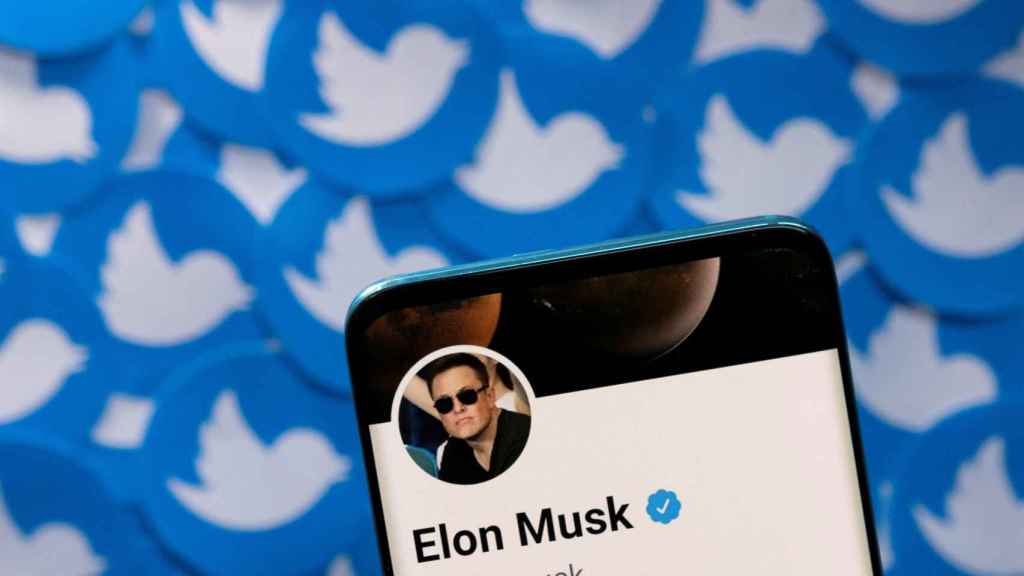 Imagen de la cuenta de Twitter de Elon Musk sobre varios logos de la red social.