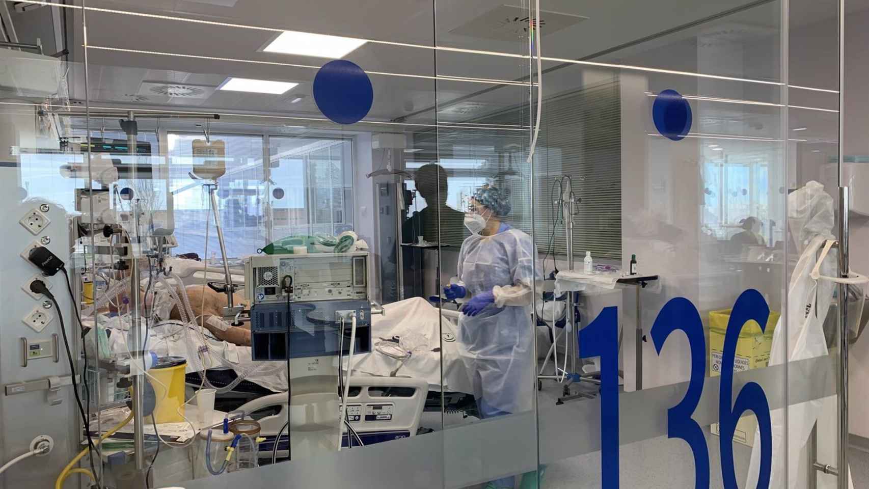 Imagen de personas Ingresados por coronavirus en un hospital de Málaga.