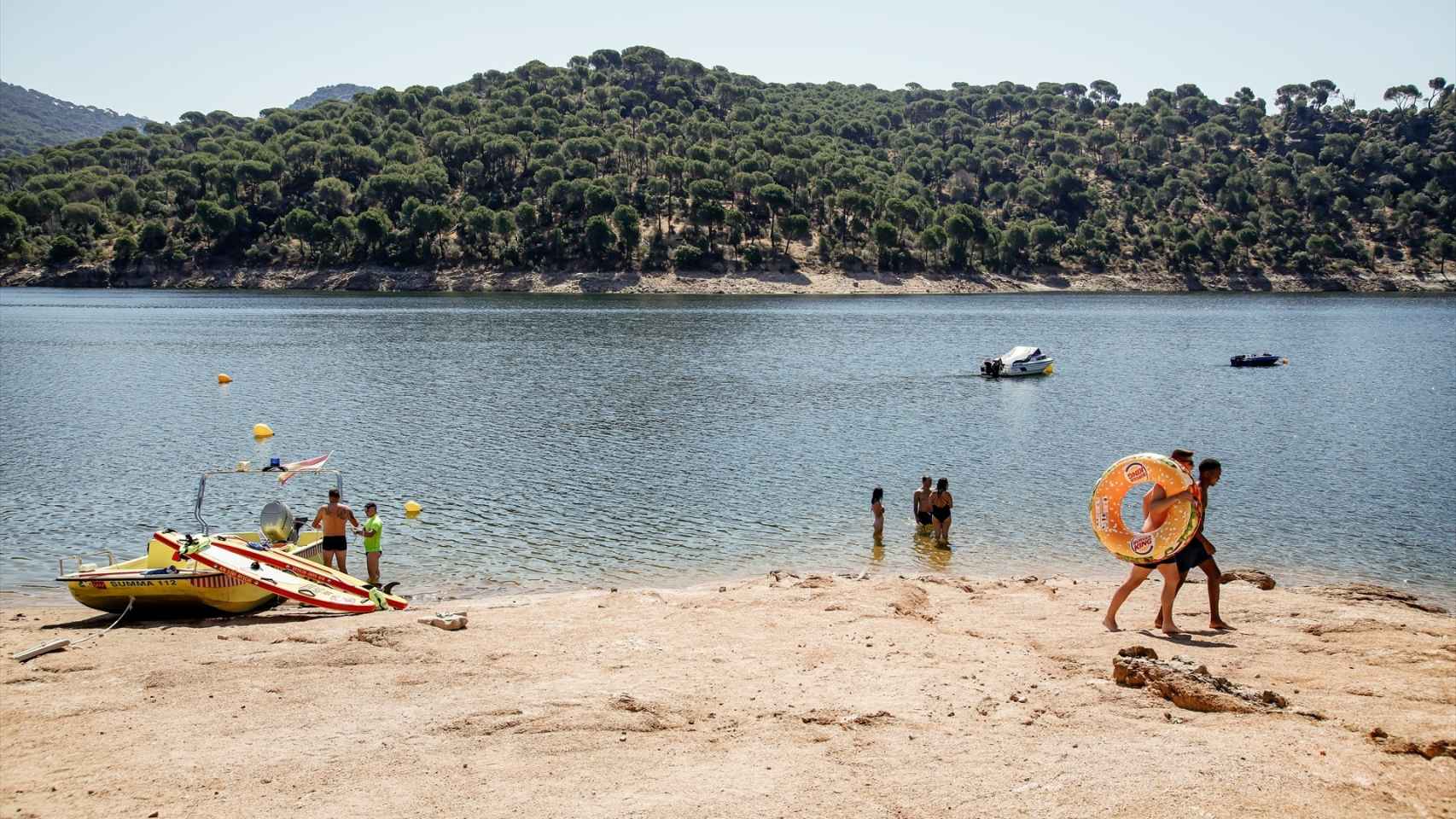 San Martín de Valdeiglesias limitará el acceso a playas del pantano de San Juan a actividades náuticas