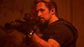 Ryan Gosling es 'El agente invisible' en un entretenido thriller de acción que quiere ser el Jason Bourne de Netflix.