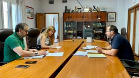 Miguel Ángel Oliveira junto a Raquel Alonso en la reunión