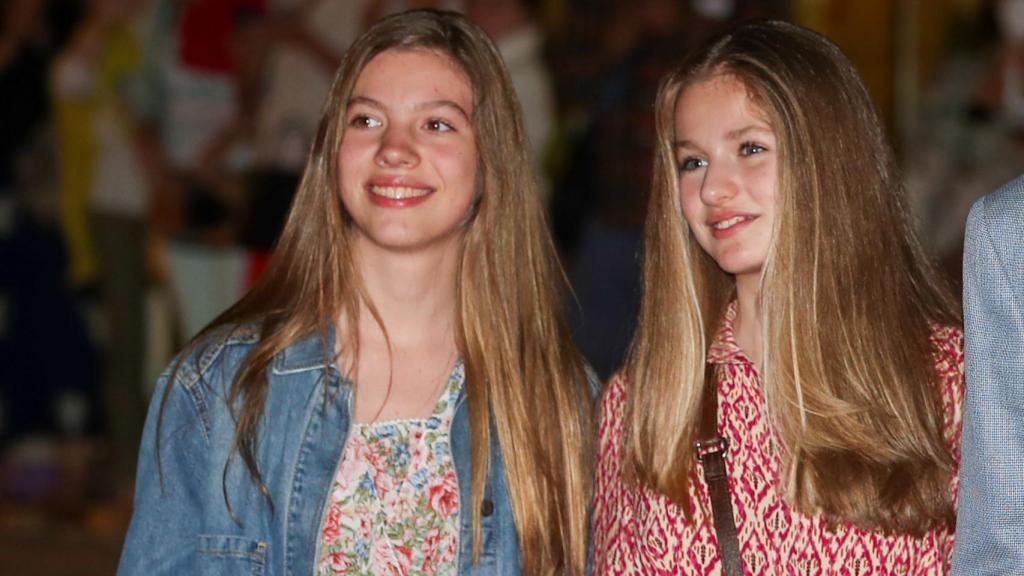 La infanta Sofía y la princesa Leonor.