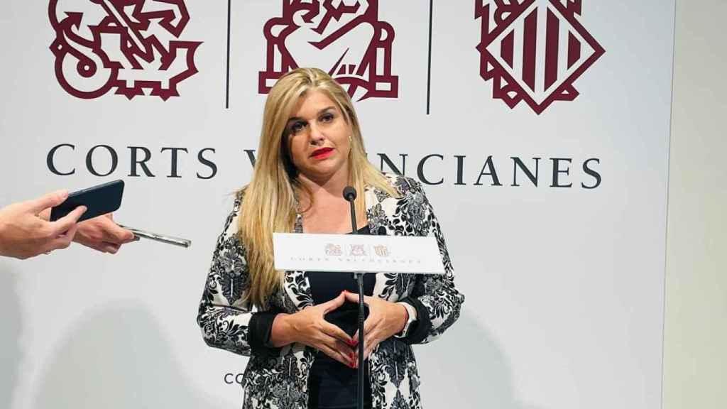 La diputada de Orihuela Eva Ortiz critica la actitud de Ximo Puig en la investigación a su hermano.