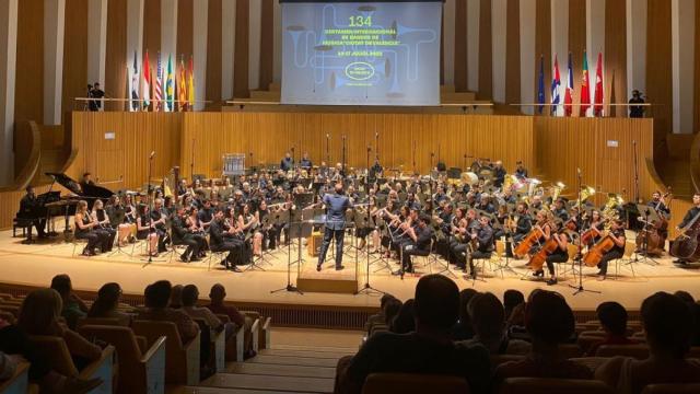 Momento de la actuación de la Banda de Música de Mota del Cuervo en Valencia.