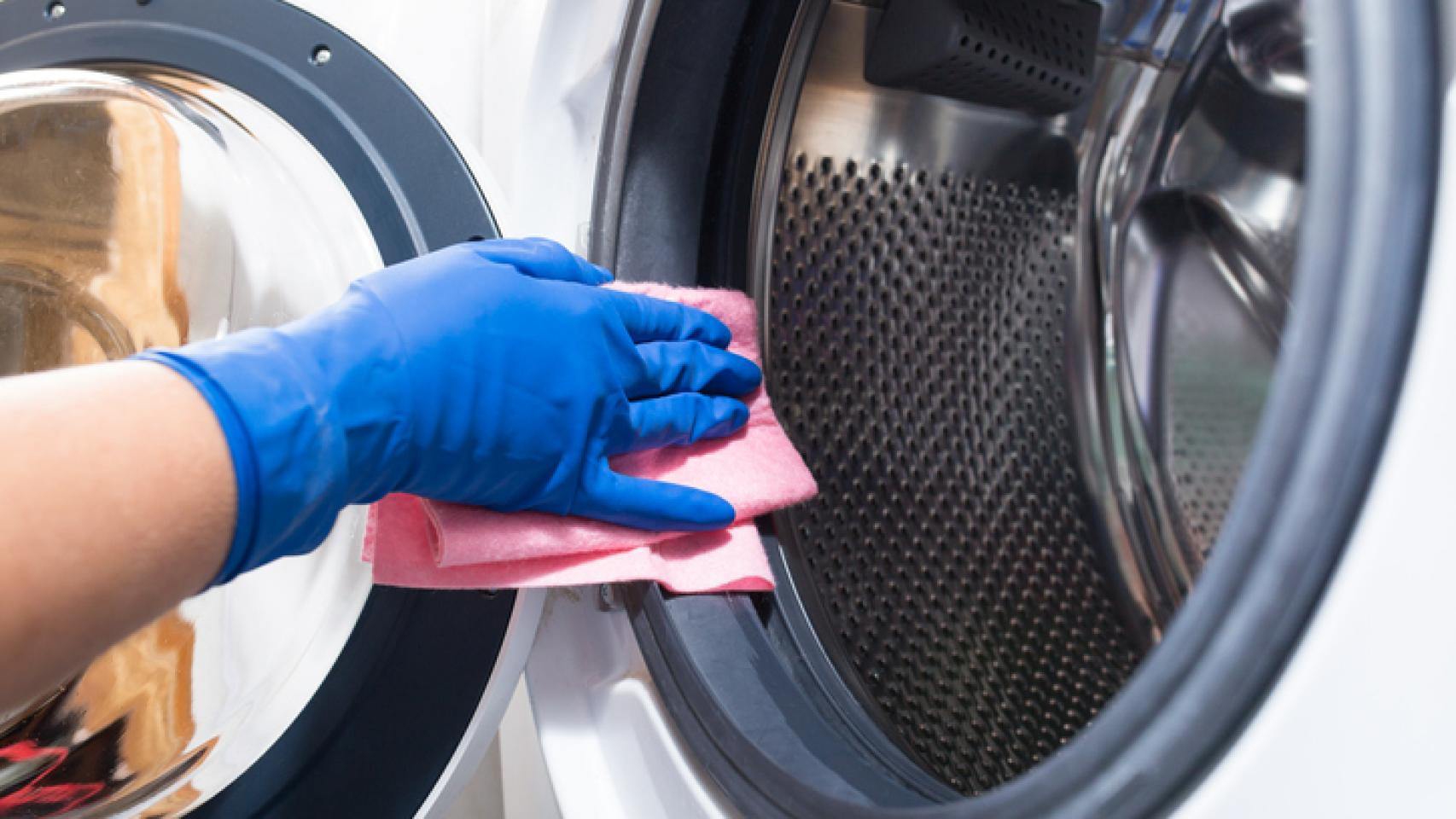 Cómo limpiar tu lavadora para la ropa no huela mal
