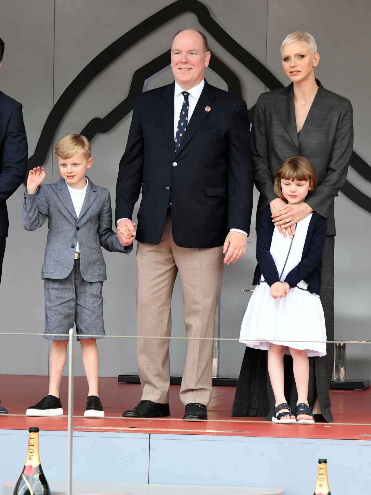 Jacques y Gabriella junto a sus padres en un acto en Mónaco.