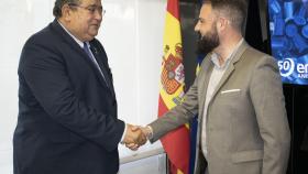 El presidente del Grupo ENUSA, Carlos Freire, da la bienvenida a la delegación de Brasil