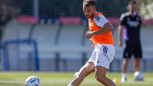 A Mayoral se le allana el camino: la posible marcha de Mariano le deja como único delantero junto a Benzema