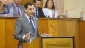 El presidente de la Junta, Juanma Moreno, durante su discurso de investidura en el Parlamento andaluz.