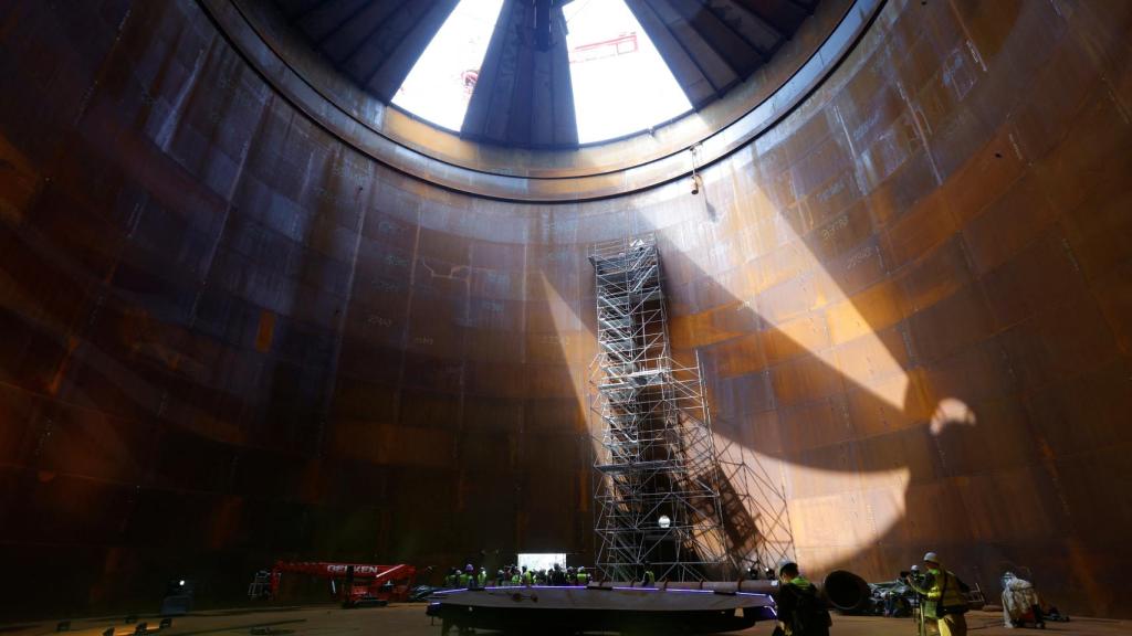 Dies ist das Innere des Thermalturms.