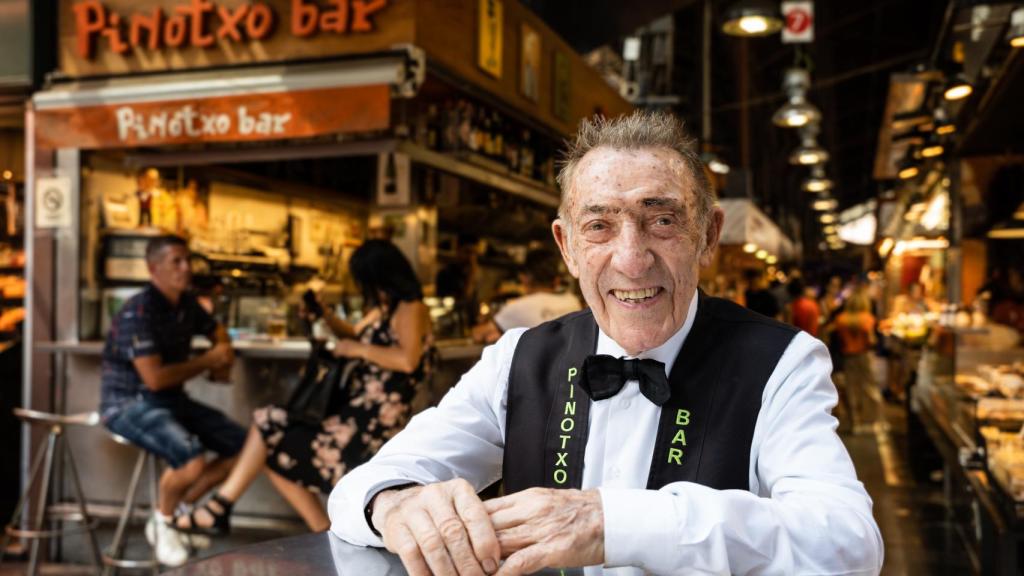 el camarero que llevó la antorcha olímpica en Barcelona'92: aún corre y está en activo 88 años