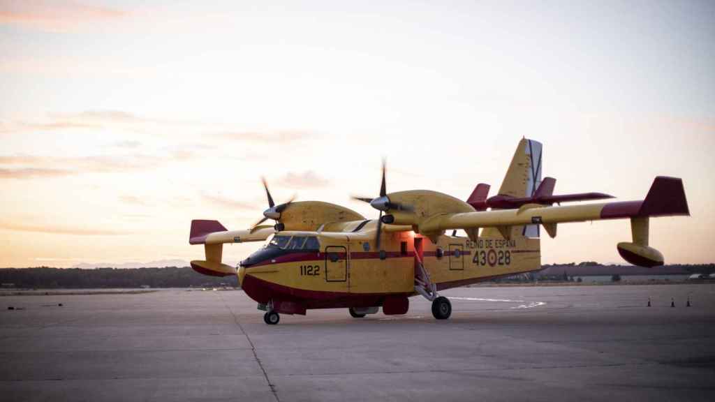 El Canadair del 43 Grupo aterriza en la base aérea de Torrejón de Ardoz