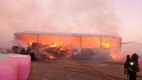 Imágenes del espectacular fuego en Medina de Rioseco