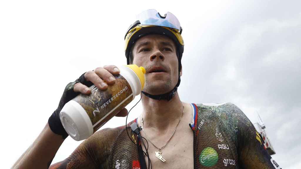 Primoz Roglic tras una etapa en el Tour de Francia