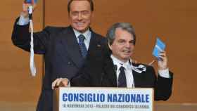 Silvio Berlusconi (i) y Renato Brunetta (d), miembros del partido conservador Forza Italia.
