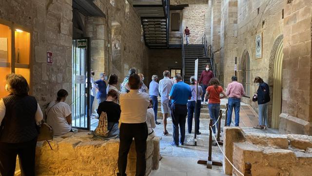 Visitantes en el Monasterio de Santa María de la Real