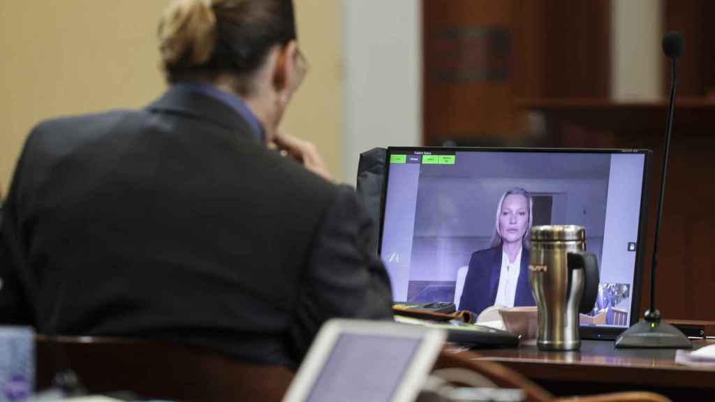 Kate Moss declarando en el juicio de Johnny Depp y Amber Heard.